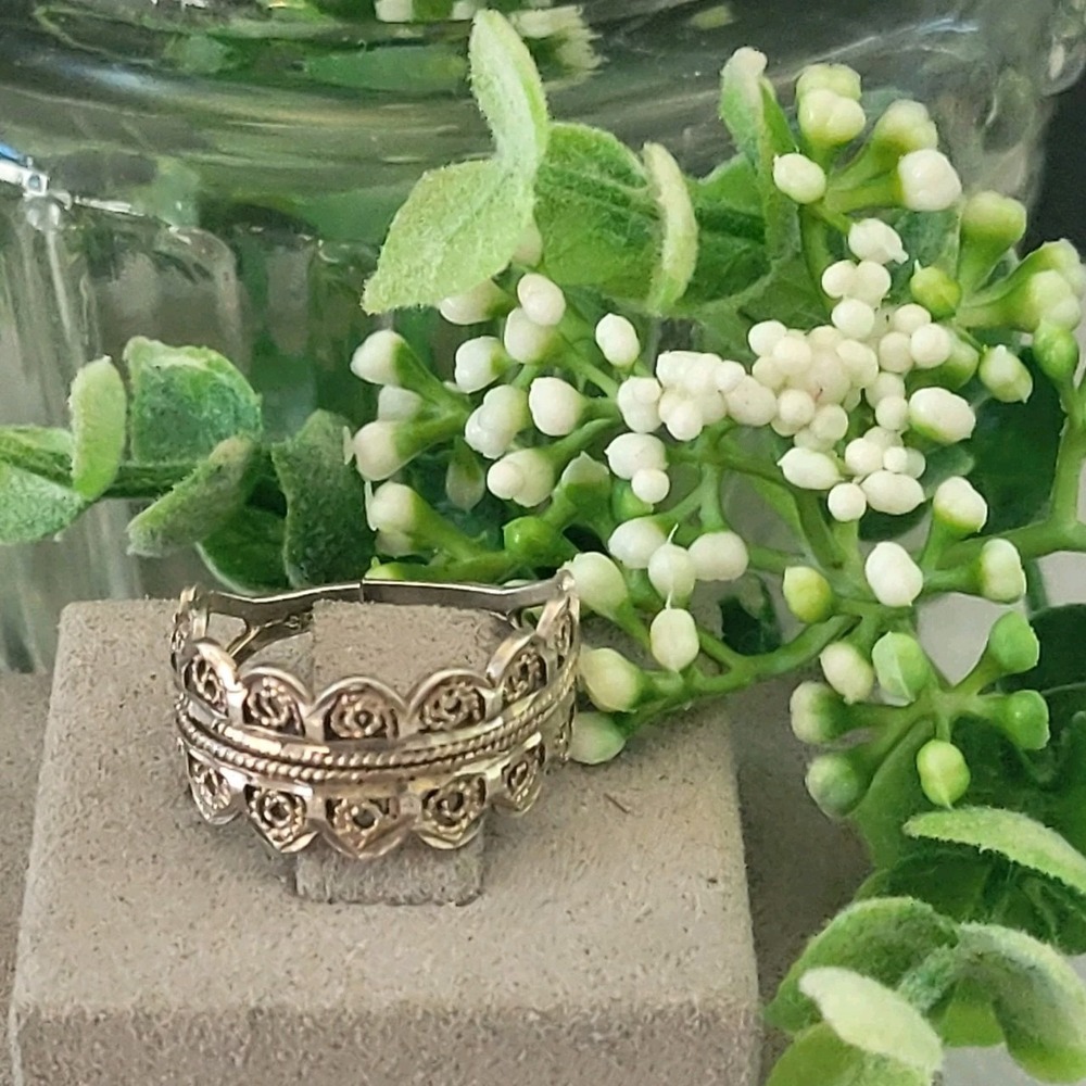925 Sterling Silver Filigree Scroll Ring Size 7 Adjustable Open Back 2.56g